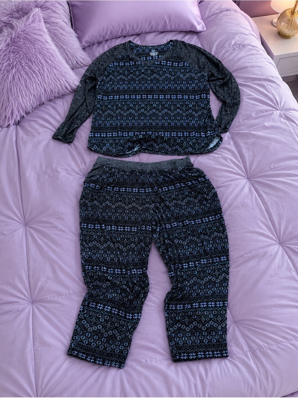 Cozy Black & Blue Patterned Women's Lounge Set